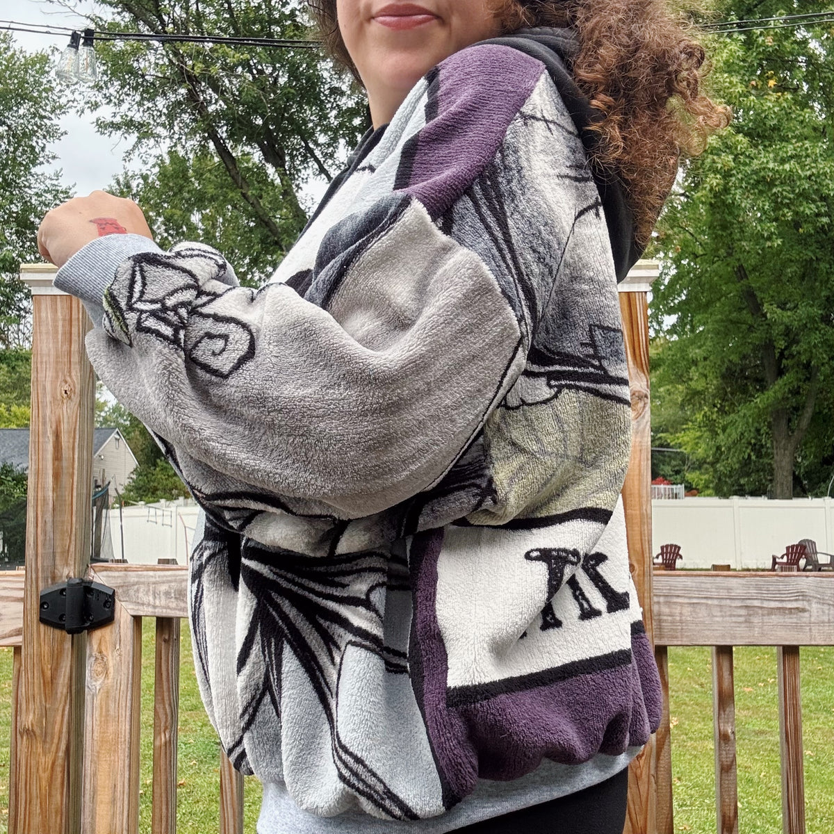 Skelly Lovers Blanket Hoodie - Size S-2XL