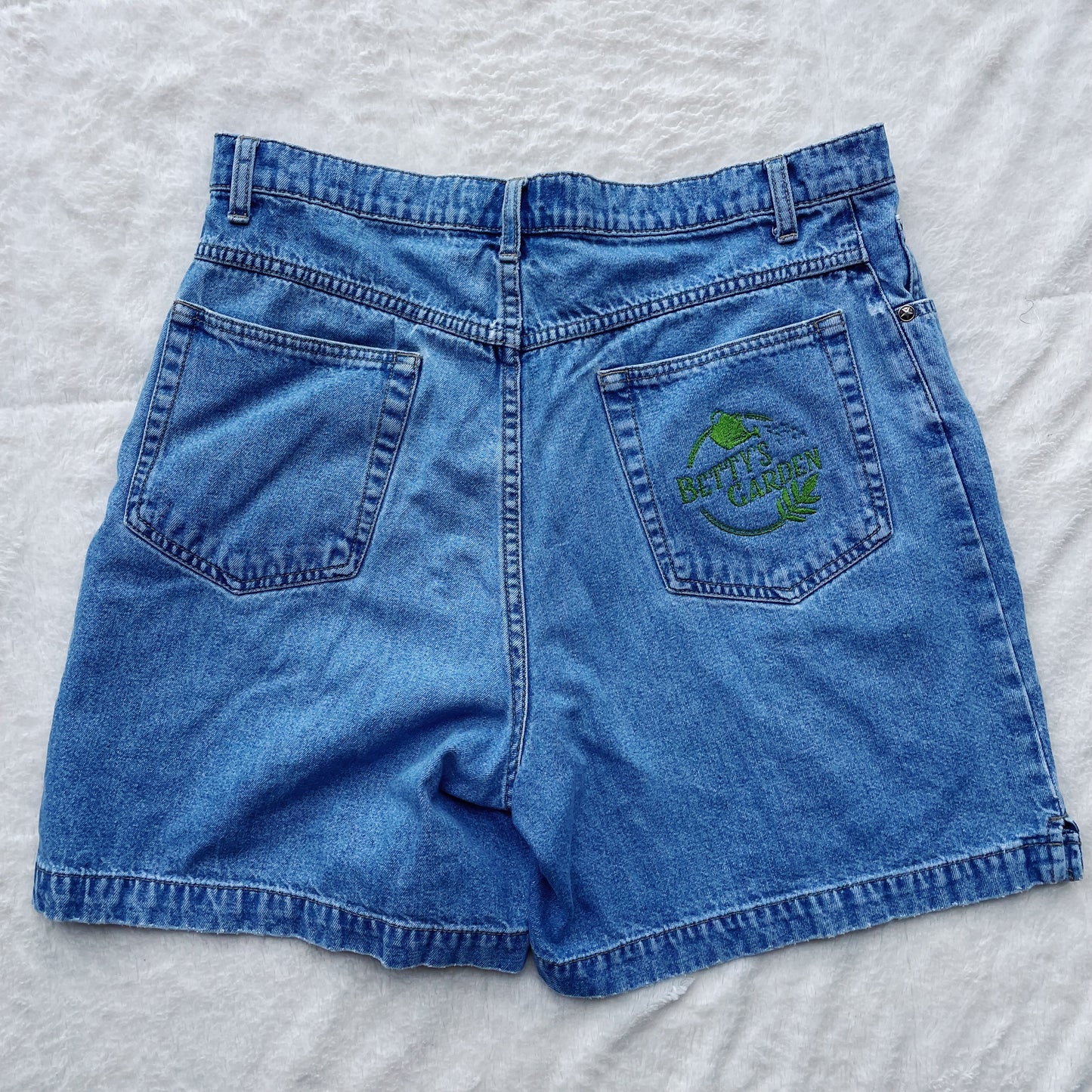 Taylor Inspired Betty's Garden Vintage Cherokee Embroidered Jean Shorts - Size 14