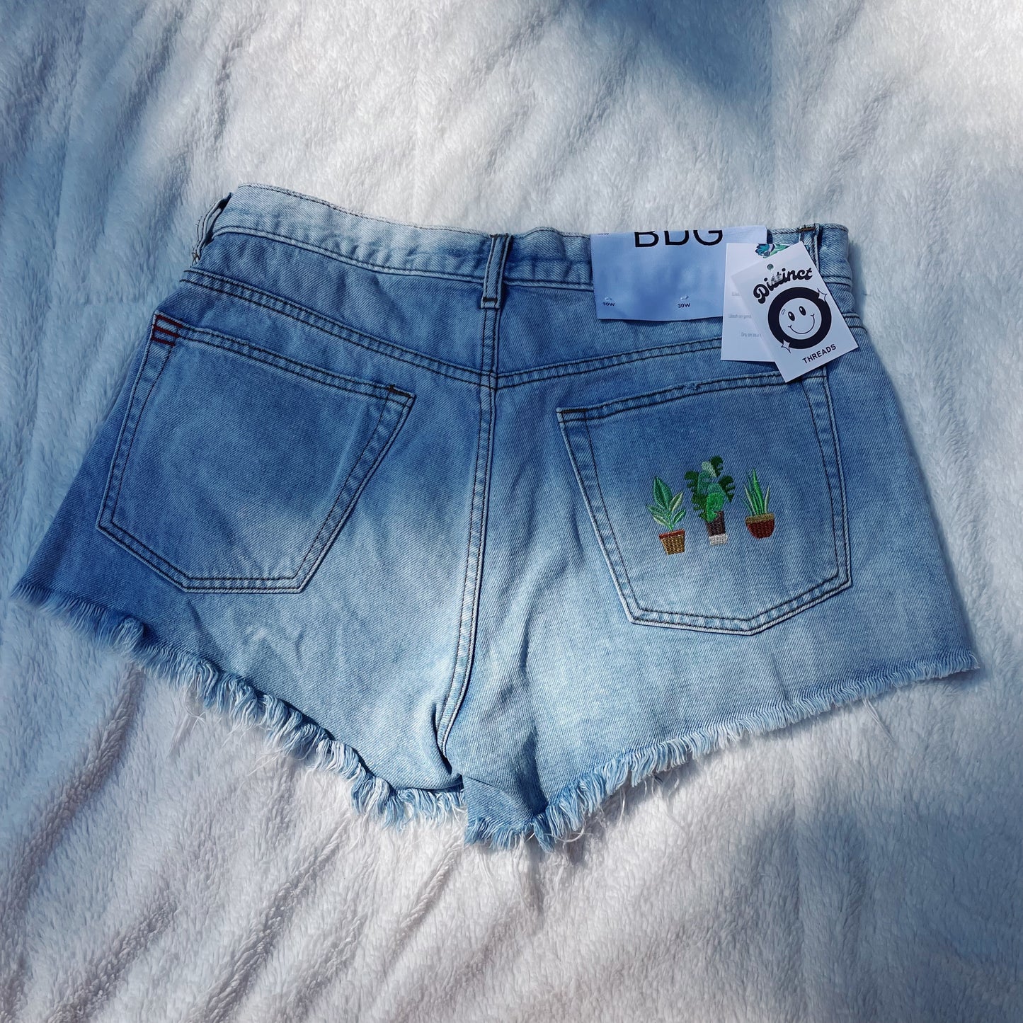 Potted Plants Urban Outfitters BDG Embroidered Jean Shorts - Size 8/10